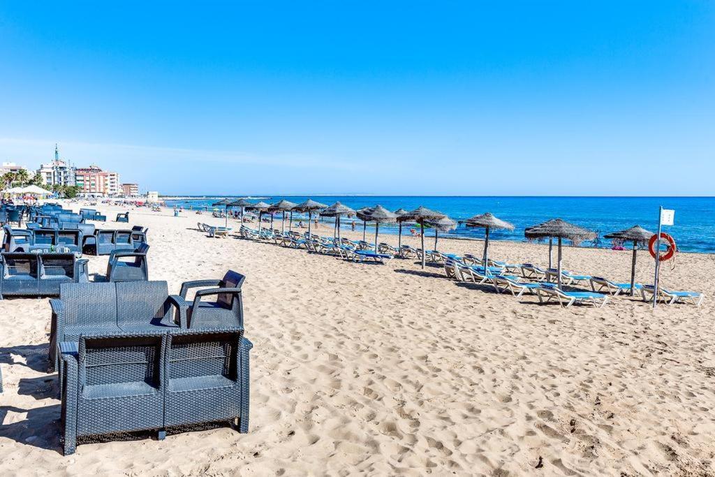 Pinada Beach IV New & Comfort. Apartment, 1St Line To The Beach, Sunterrace+Pool La Mata  Kültér fotó